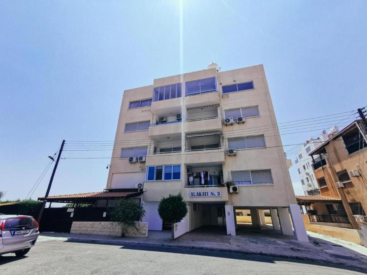Capri Sea View One Bedroom Larnaca Buitenkant foto