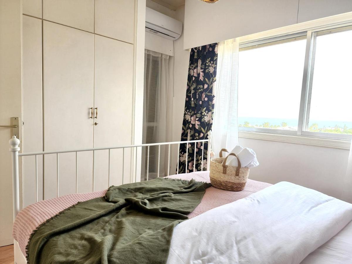 Capri Sea View One Bedroom Larnaca Buitenkant foto