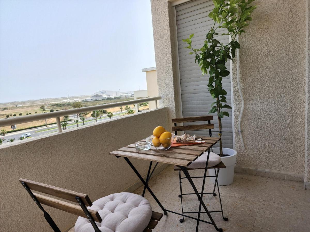 Capri Sea View One Bedroom Larnaca Buitenkant foto